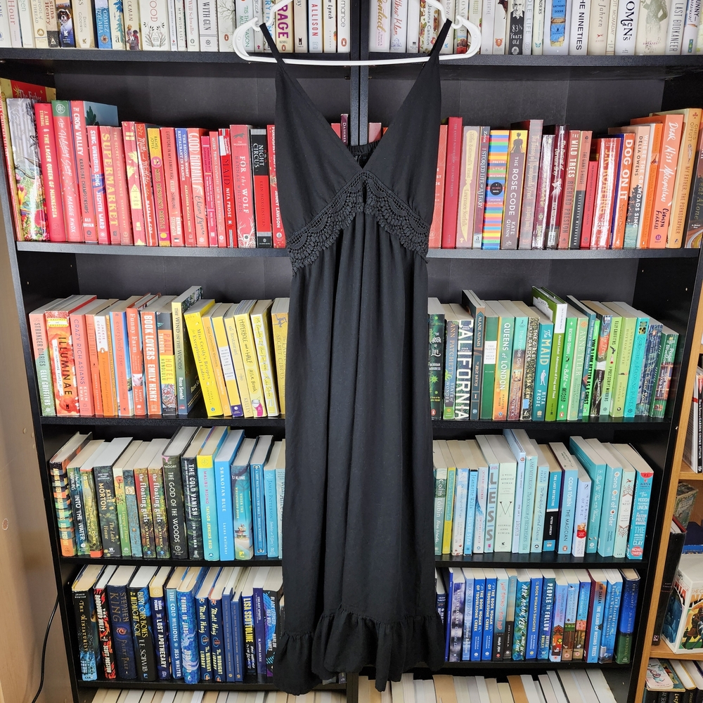 Chic Black Maxi Dress with Crochet Accents